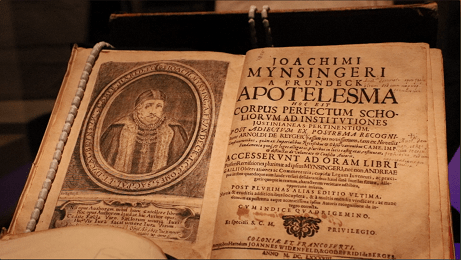 Exhiben libros prohibidos por la Inquisición en el Museo de la Universidad de Guanajuato