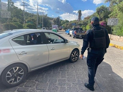 En operativo Taxi Seguro también detienen a automovilistas particulares