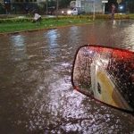 Intensa lluvia registrada anoche provocó inundaciones y encharcamientos