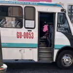 Chofer de autobús urbano recomienda utilizar cubrebocas en la capital