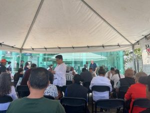 Cientos de personas adultas mayores recibieron su tarjeta para la Pensión del Bienestar