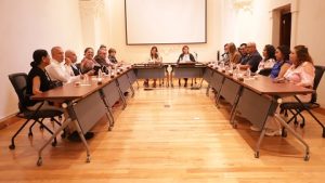 UG y ASPAAUG acuerdan aumento salarial y fortalecimiento de apoyos para el personal universitario