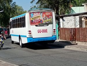 Circulan varios camiones sin placas en la capital; ¿Quién será el dueño?