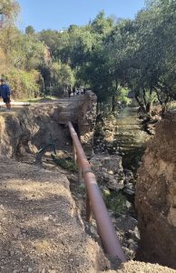 El gobierno capitalino sigue sin arreglar socavón en camino antiguo a Marfil