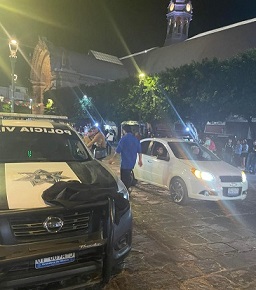 Van contra autos con vidrios polarizados en Guanajuato