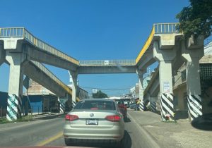 Ante ausencia de Guardia Nacional camiones obstruyen carretera en Santa Teresa