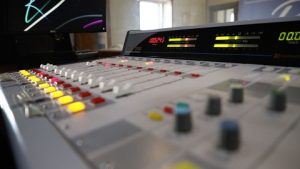 Radio UG amplía sus horizontes mediante la colaboración radiofónica nacional e internacional