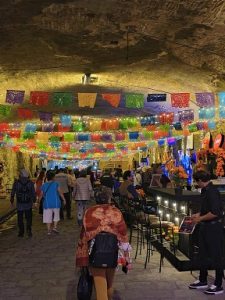 Hasta cinco mil pesos cuestan los permisos para comerciantes en el túnel de la muerte