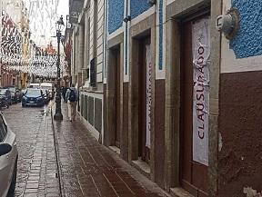 Clausuran antro y vinatería en la capital